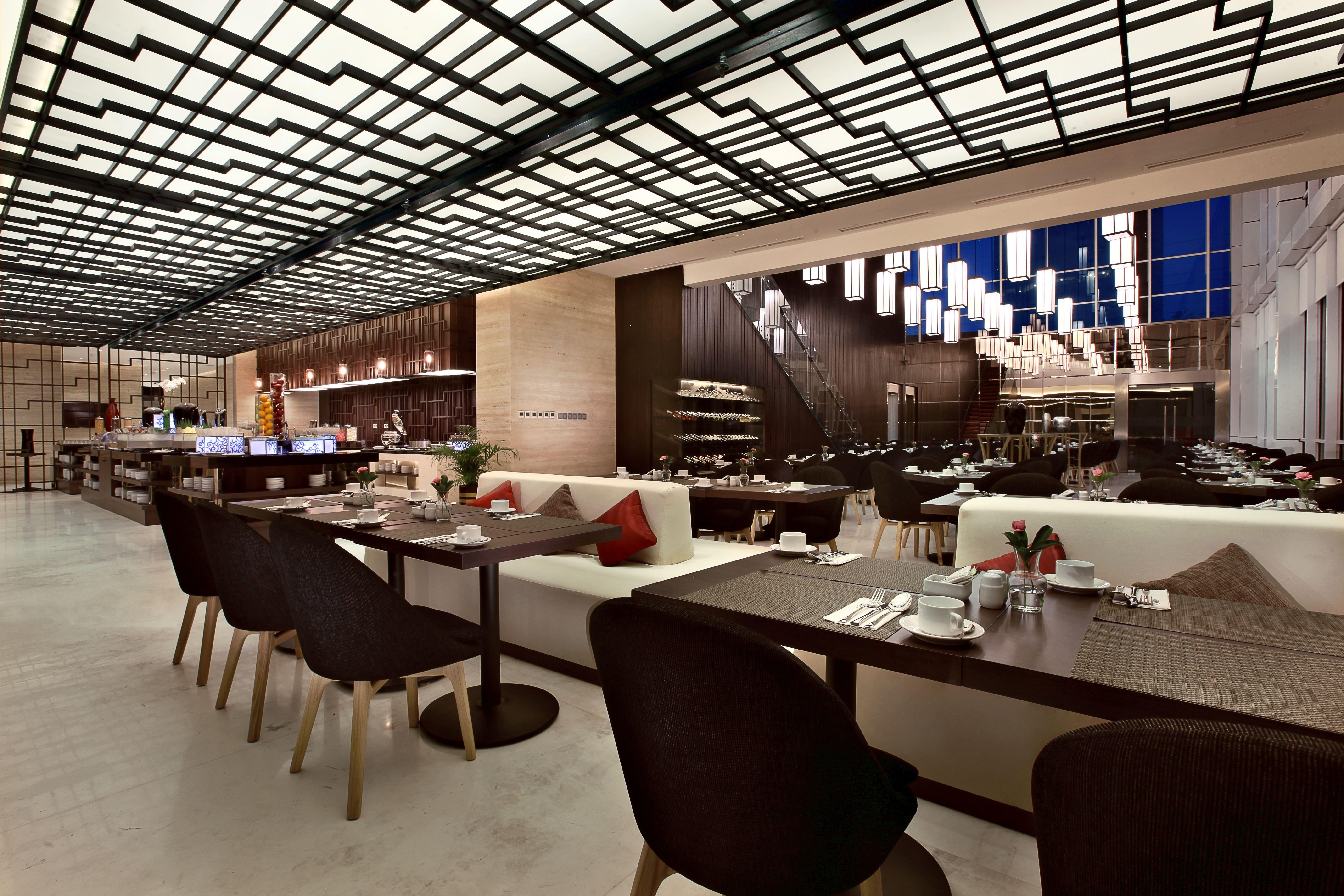 Aston Priority Simatupang Hotel And Conference Center Giacarta Esterno foto