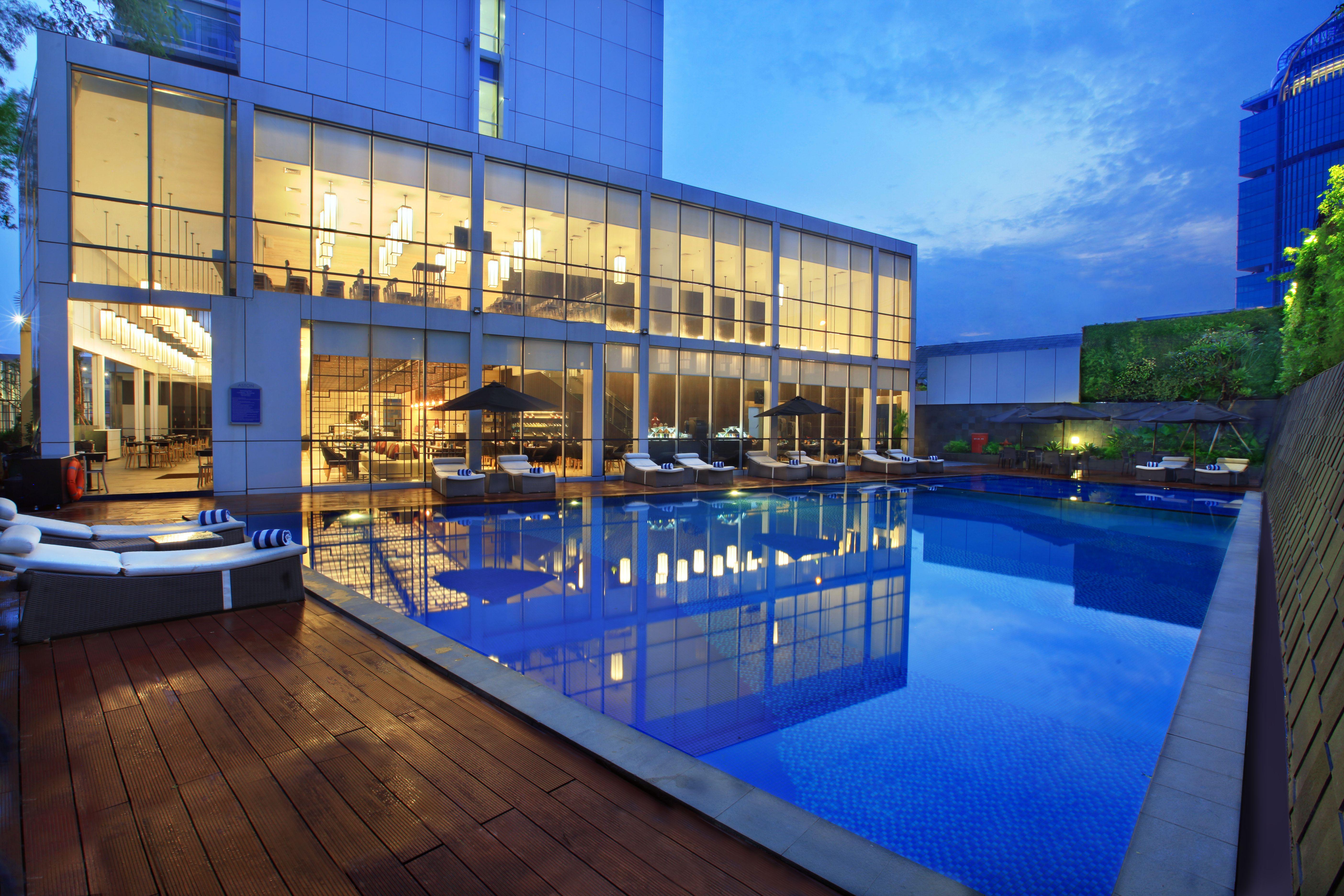 Aston Priority Simatupang Hotel And Conference Center Giacarta Esterno foto