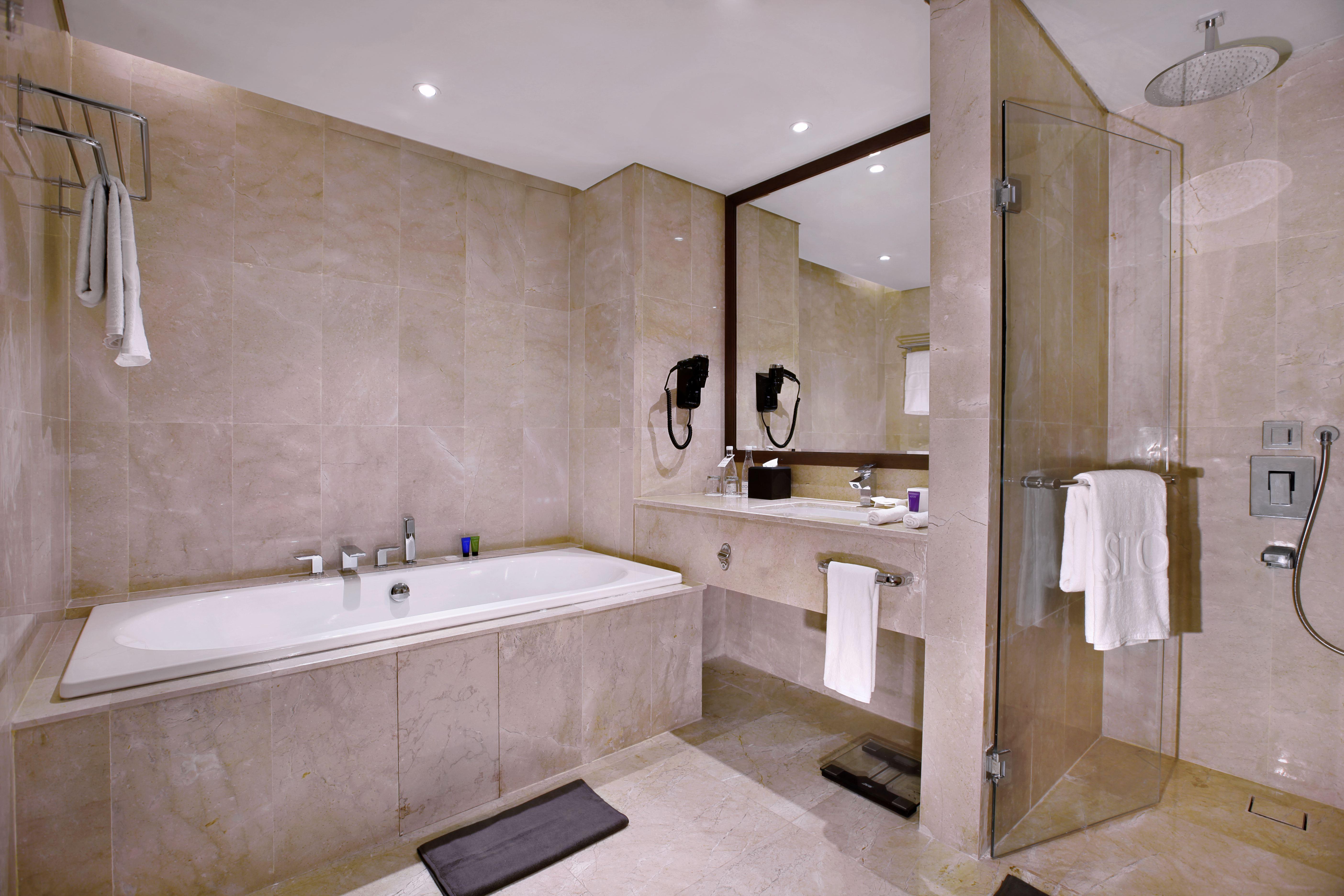 Aston Priority Simatupang Hotel And Conference Center Giacarta Esterno foto