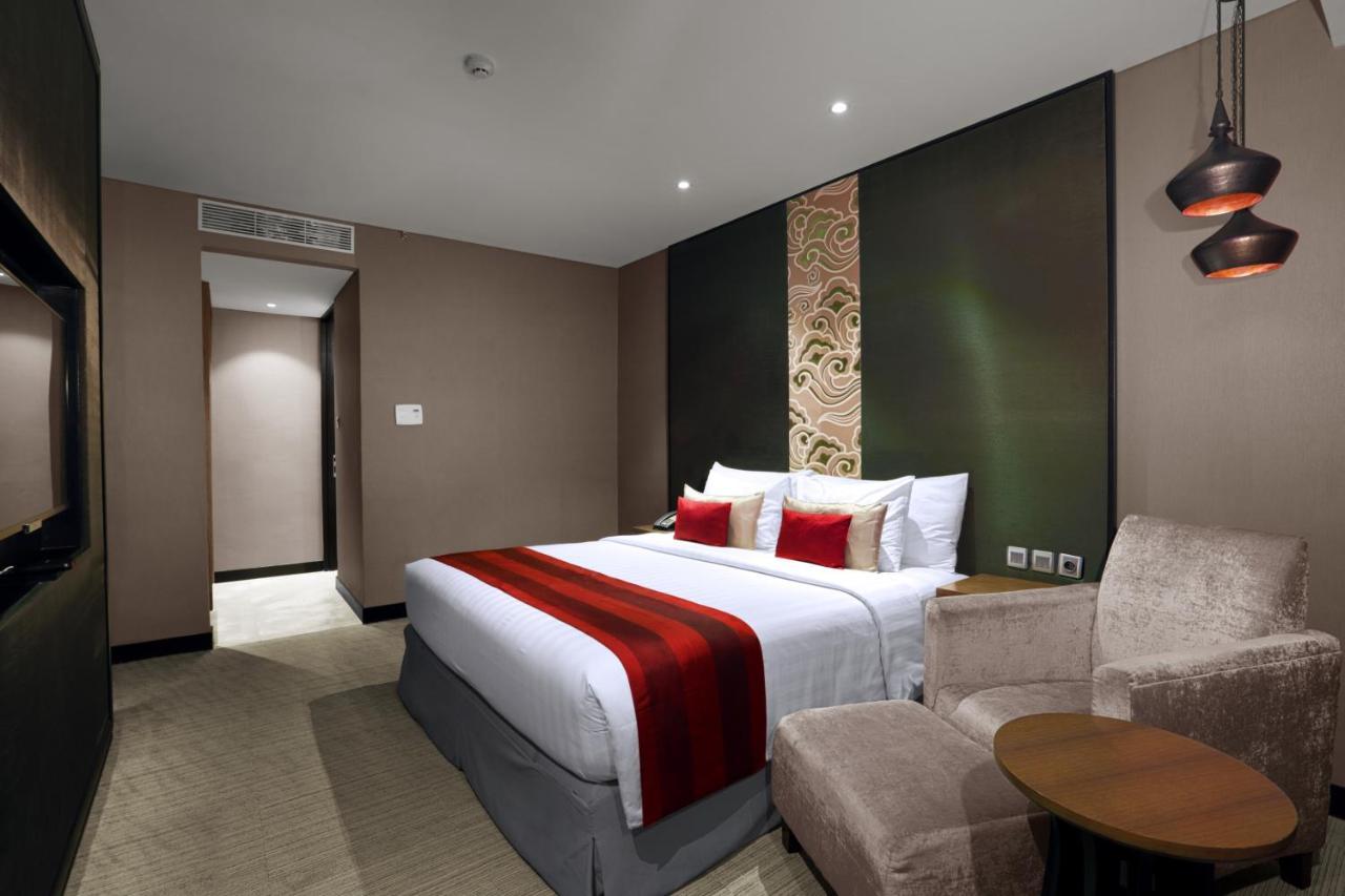Aston Priority Simatupang Hotel And Conference Center Giacarta Esterno foto