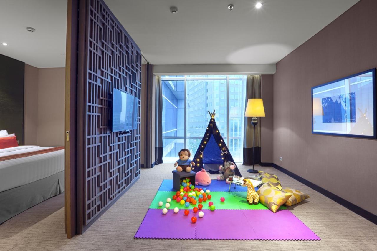 Aston Priority Simatupang Hotel And Conference Center Giacarta Esterno foto