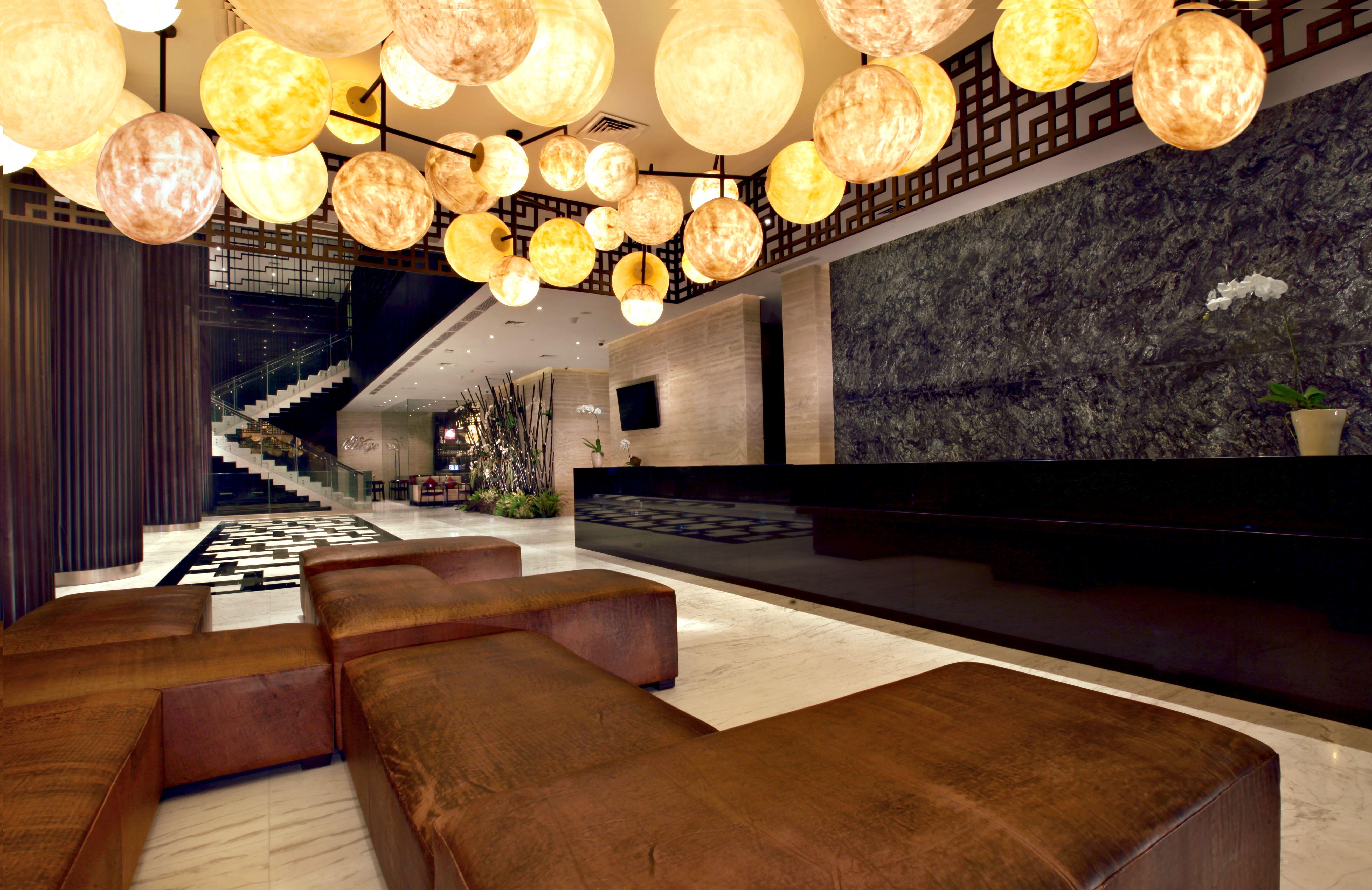 Aston Priority Simatupang Hotel And Conference Center Giacarta Esterno foto
