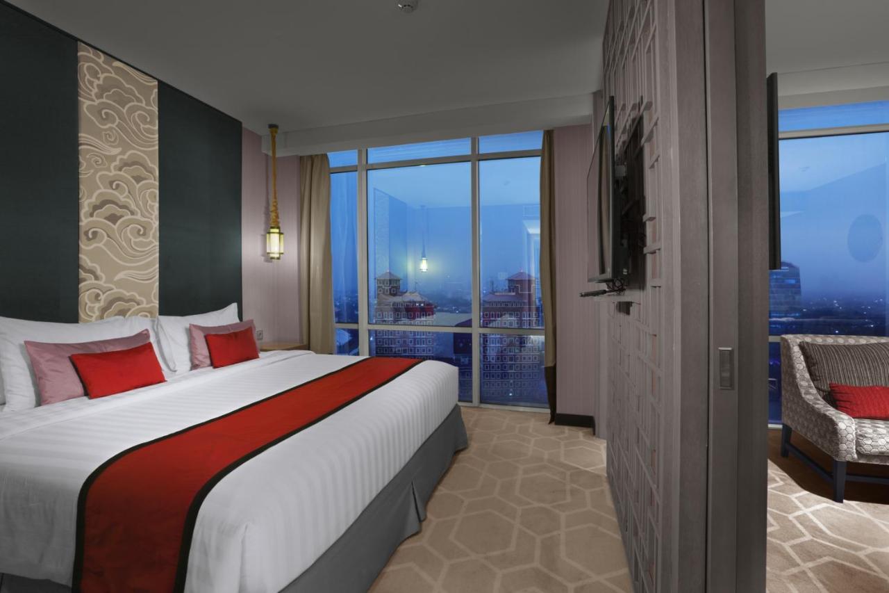 Aston Priority Simatupang Hotel And Conference Center Giacarta Esterno foto