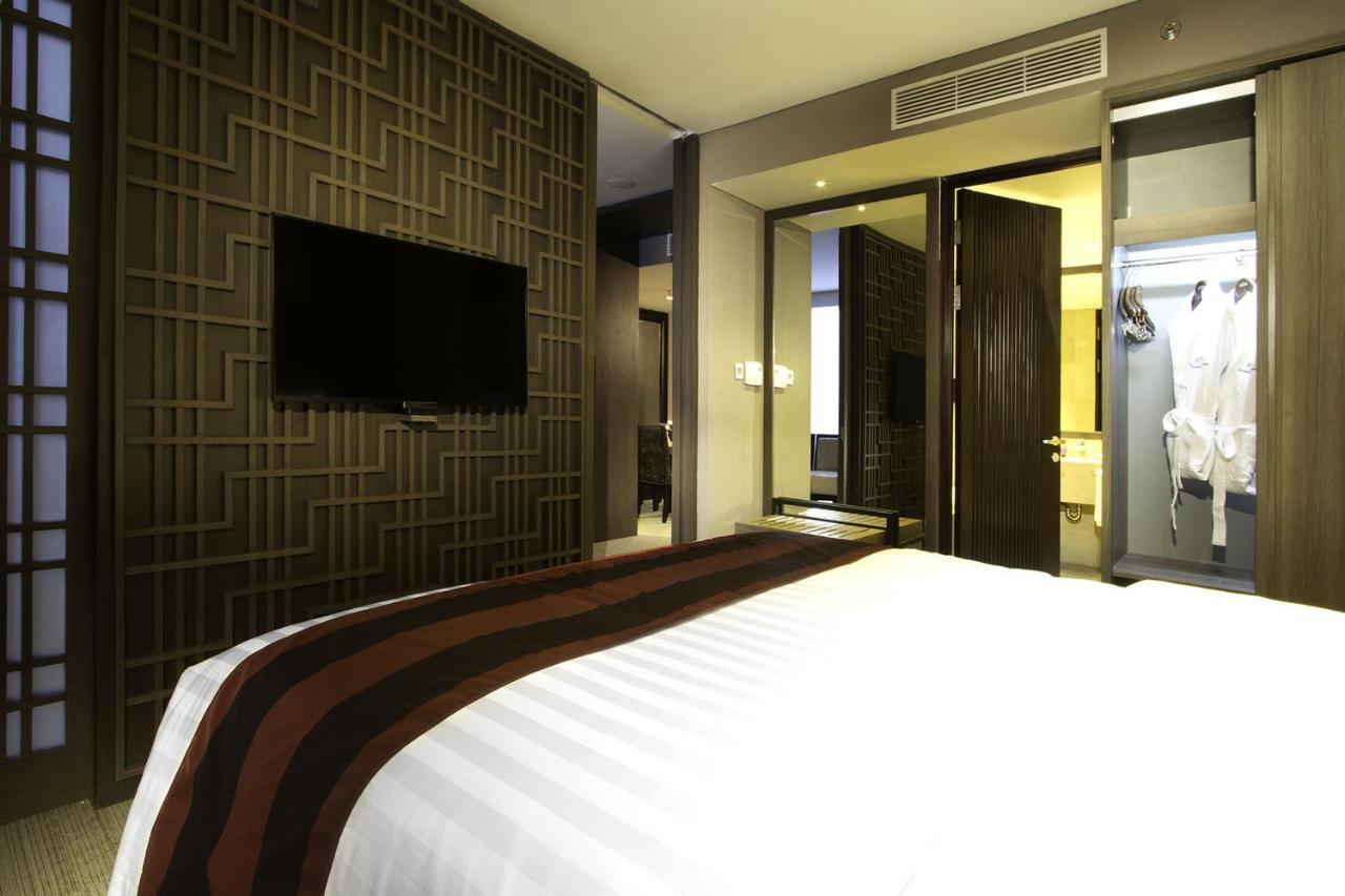 Aston Priority Simatupang Hotel And Conference Center Giacarta Esterno foto