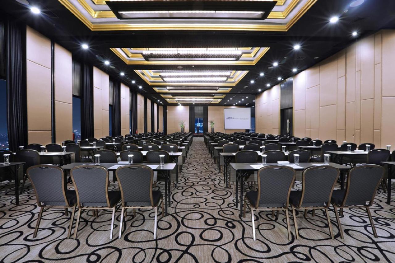 Aston Priority Simatupang Hotel And Conference Center Giacarta Esterno foto